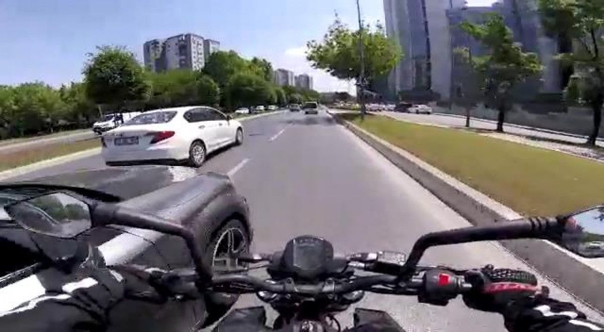 Bakırköy de motosikletli ile kadın sürücü arasında tartışma #1