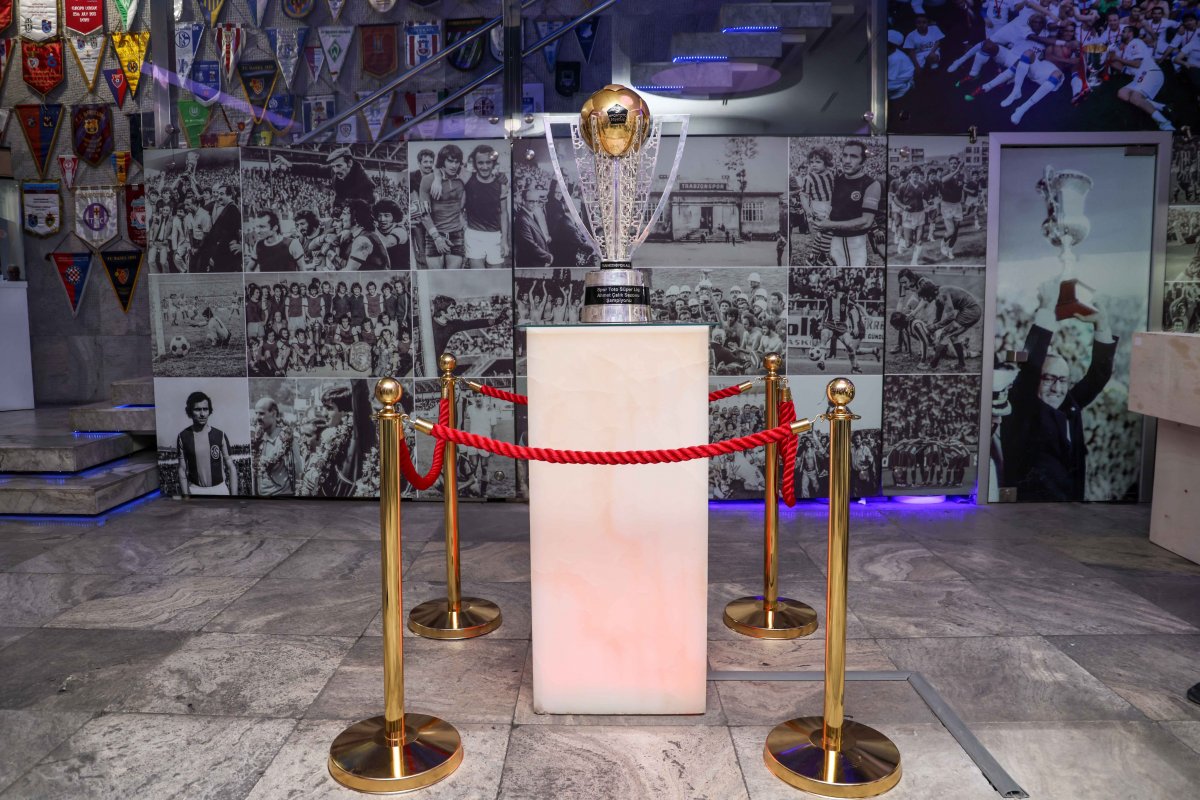 Trabzonspor un şampiyonluk kupası müzede #4