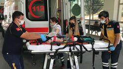 Karaman'da tatil dönüşü otomobiliyle tıra çarptı, eşi ve bebeğiyle birlikte yaralandı